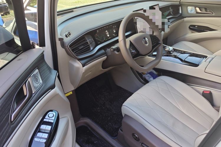 Used Denza D9 2022 DM-i 970 Four-Wheel Drive Flagship Model Driver Seat