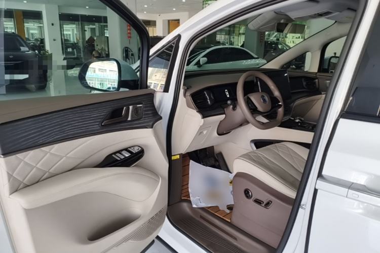 Used Denza D9 2022 DM-i 970 Four-Wheel Drive Prestige Model Driver Seat