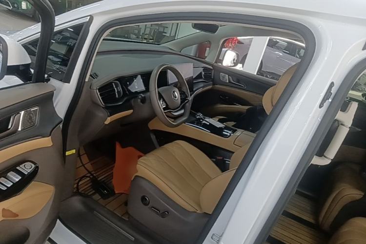 Used Denza D9 2022 EV 600 Four-Wheel Drive Flagship Model Driver Seat