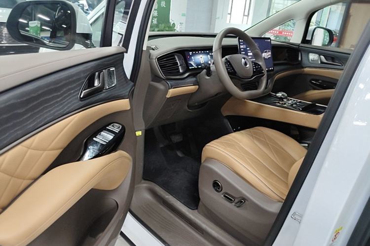 Used Denza D9 2022 DM-i 970 Four-Wheel Drive Flagship Model Driver Seat