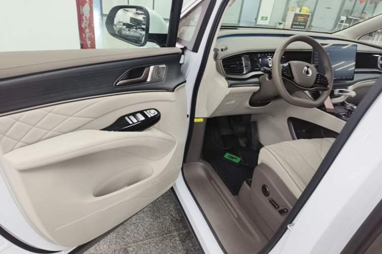 Used Denza D9 2022 DM-i 970 Four-Wheel Drive Flagship Model Driver Seat