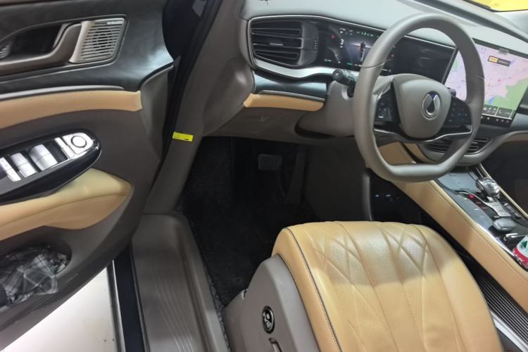 Used Denza D9 2022 DM-i 1040 Prestige Model Driver Seat