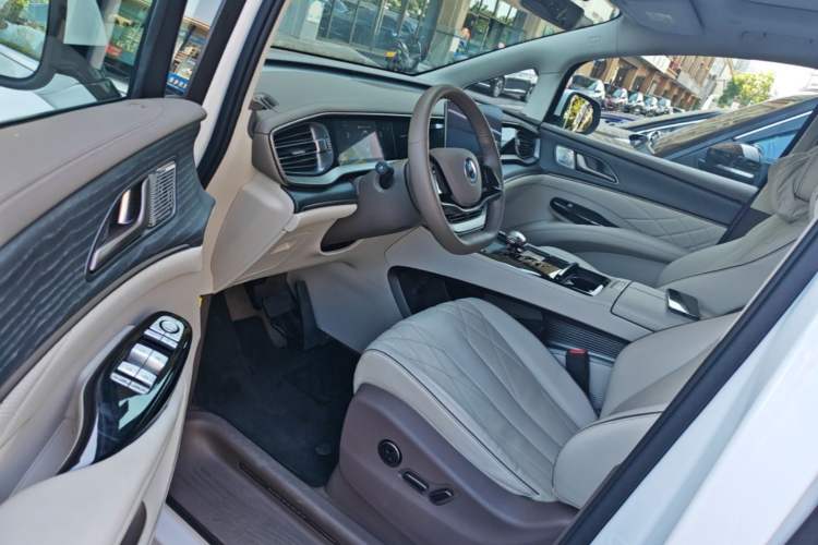 Used Denza D9 2022 DM-i 970 Four-Wheel Drive Flagship Model Driver Seat