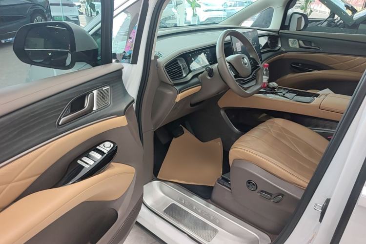Used Denza D9 2022 DM-i 970 Four-Wheel Drive Flagship Model Driver Seat