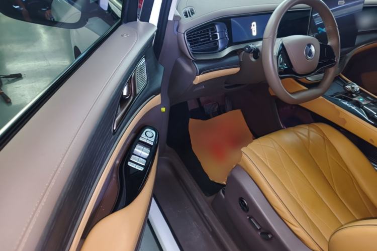 Used Denza D9 2022 DM-i 970 Four-Wheel Drive Flagship Model Driver Seat