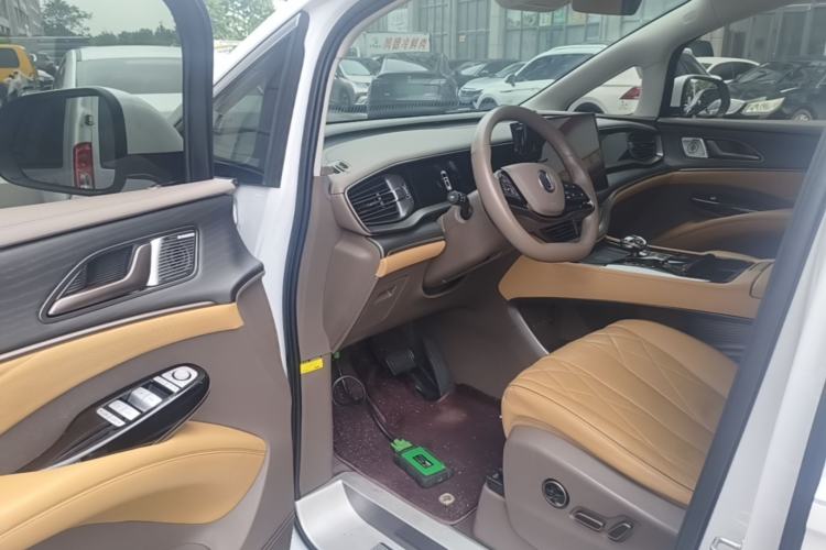 Used Denza D9 2022 DM-i 970 Four-Wheel Drive Prestige Model Driver Seat