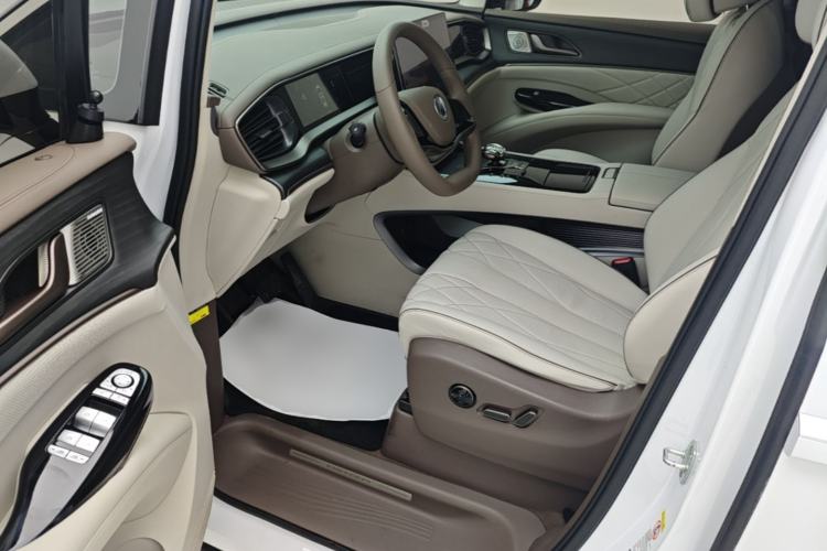Used Denza D9 2022 DM-i 970 Four-Wheel Drive Flagship Model Driver Seat
