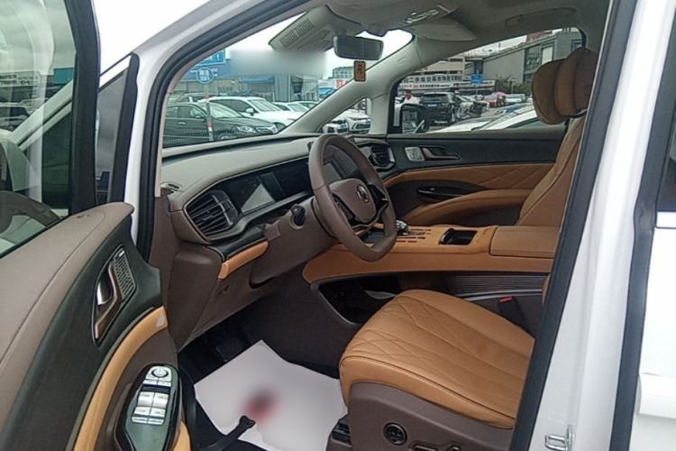 Used Denza D9 2022 DM-i 970 Four-Wheel Drive Flagship Model Driver Seat