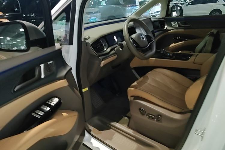 Used Denza D9 2022 DM-i 970 Four-Wheel Drive Flagship Model Driver Seat