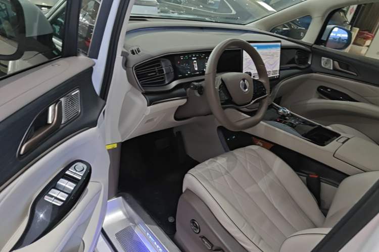 Used Denza D9 2022 DM-i 970 Four-Wheel Drive Flagship Model Driver Seat