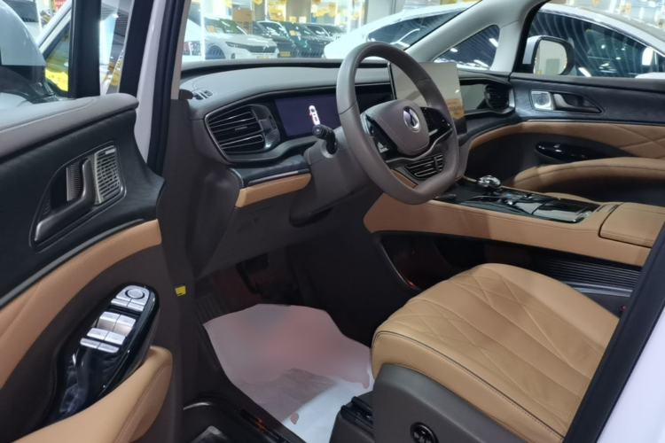 Used Denza D9 2022 DM-i 1040 Prestige Model Driver Seat