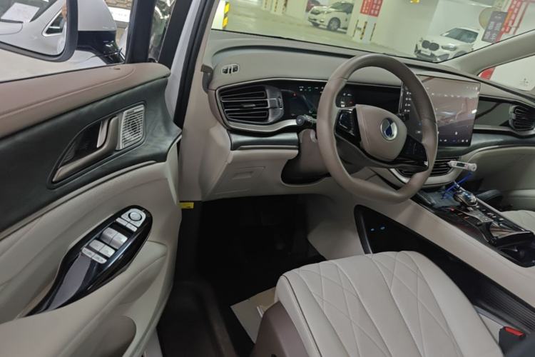 Used Denza D9 2022 DM-i 1040 Prestige Model Driver Seat
