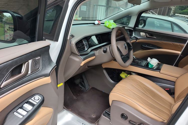 Used Denza D9 2022 DM-i 1040 Prestige Model Driver Seat