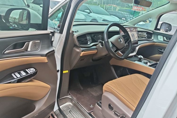Used Denza D9 2022 DM-i 970 Four-Wheel Drive Flagship Model Driver Seat
