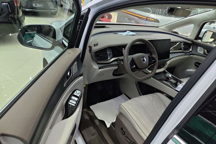 Used Denza D9 2022 DM-i 970 Four-Wheel Drive Flagship Model Driver Seat