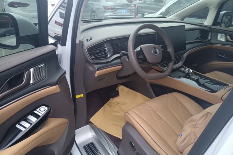 Used Denza D9 2022 DM-i 970 Four-Wheel Drive Flagship Model Driver Seat