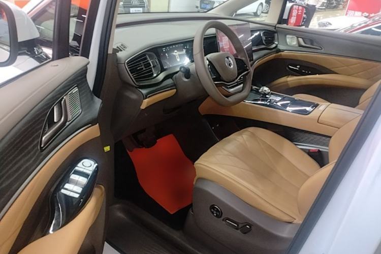 Used Denza D9 2022 DM-i 970 Four-Wheel Drive Flagship Model Driver Seat