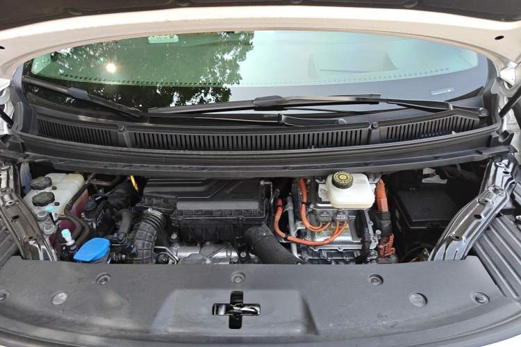 Used Denza D9 2022 DM-i 970 Four-Wheel Drive Prestige Model Engine Bay