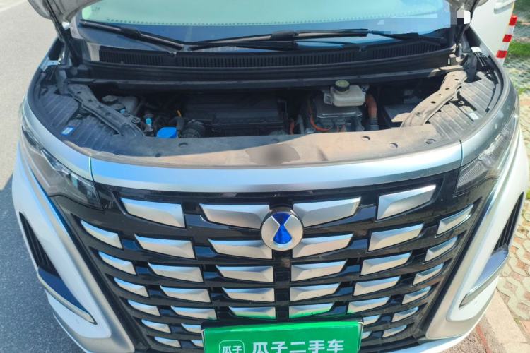 Used Denza D9 2022 DM-i 1040 Prestige Model Engine Bay