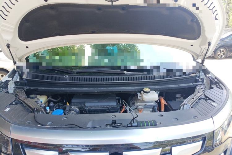 Used Denza D9 2022 DM-i 945 Luxury Model Engine Bay