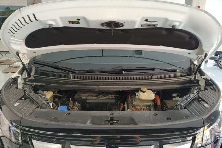 Used Denza D9 2022 DM-i 970 Four-Wheel Drive Prestige Model Engine Bay