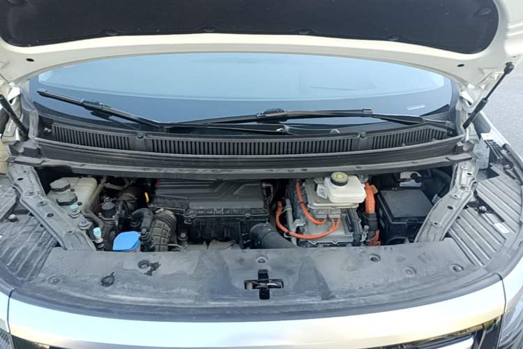 Used Denza D9 2022 DM-i 970 Four-Wheel Drive Prestige Model Engine Bay