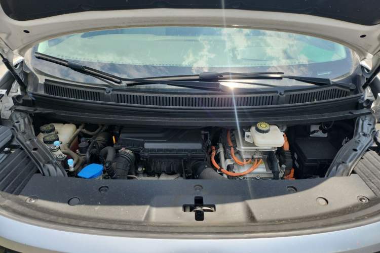 Used Denza D9 2022 DM-i 970 Four-Wheel Drive Prestige Model Engine Bay
