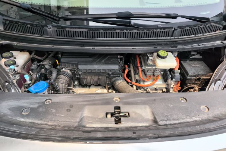 Used Denza D9 2022 DM-i 970 Four-Wheel Drive Prestige Model Engine Bay