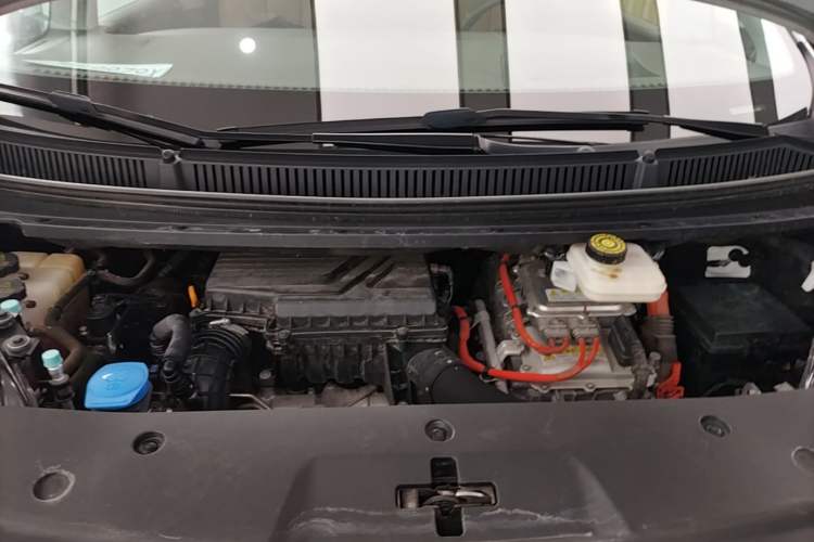 Used Denza D9 2022 DM-i 970 Four-Wheel Drive Prestige Model Engine Bay