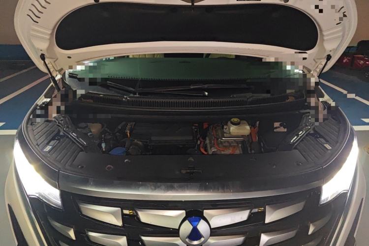 Used Denza D9 2022 DM-i 1040 Prestige Model Engine Bay