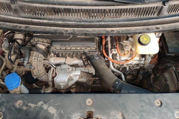Used Denza D9 2022 DM-i 970 Four-Wheel Drive Prestige Model Engine Bay
