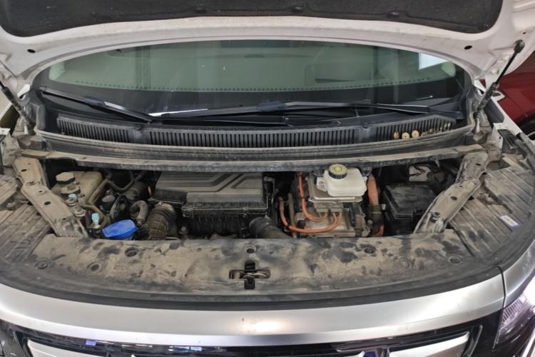 Used Denza D9 2022 DM-i 970 Four-Wheel Drive Flagship Model Engine Bay