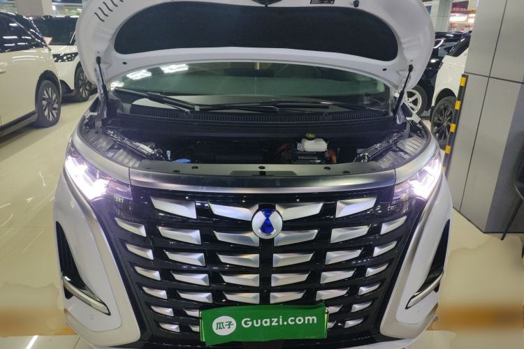 Used Denza D9 2022 DM-i 1040 Prestige Model Engine Bay