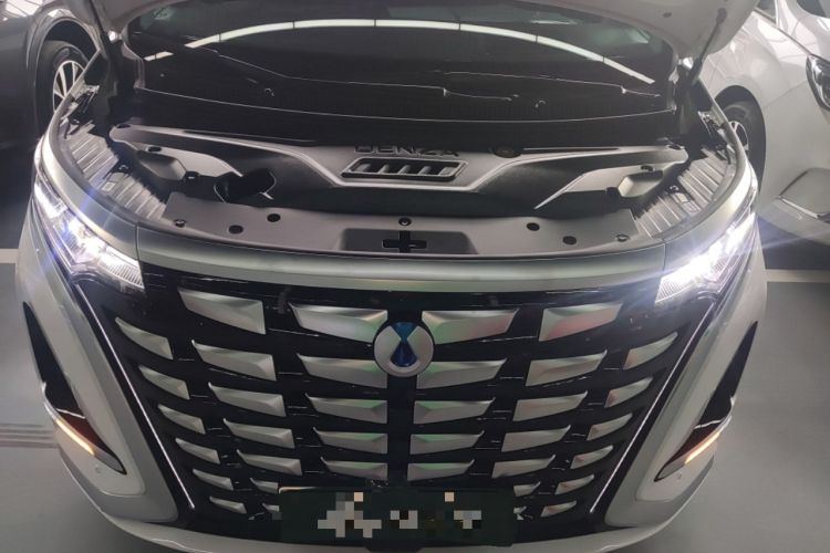 Used Denza D9 2022 DM-i 970 Four-Wheel Drive Flagship Model Engine Bay