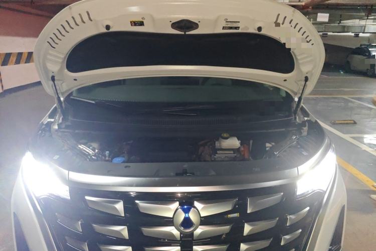 Used Denza D9 2022 DM-i 970 Four-Wheel Drive Prestige Model Engine Bay