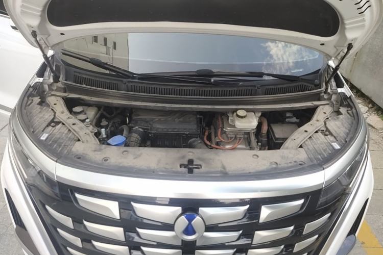 Used Denza D9 2022 DM-i 970 Four-Wheel Drive Prestige Model Engine Bay