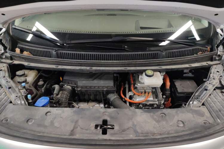 Used Denza D9 2022 DM-i 970 Four-Wheel Drive Prestige Model Engine Bay