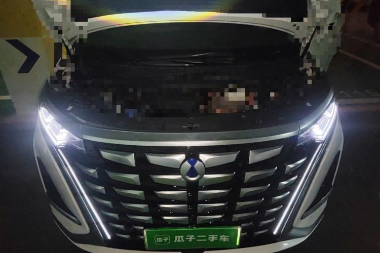 Used Denza D9 2022 DM-i 970 Four-Wheel Drive Flagship Model Engine Bay