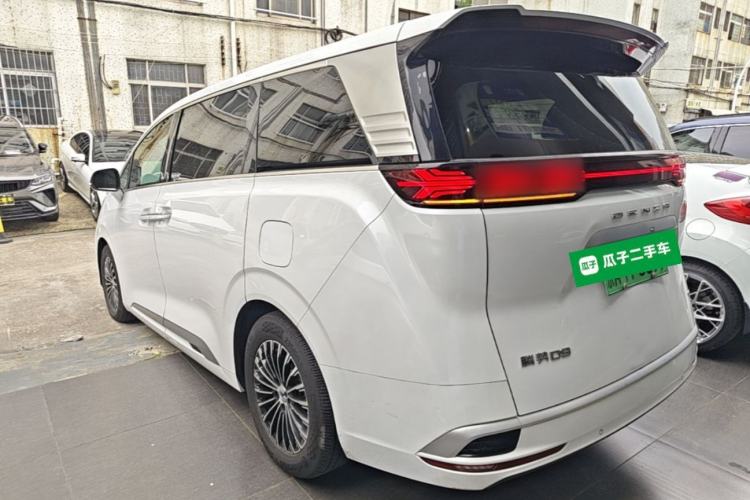 Used Denza D9 2022 DM-i 1040 Prestige Model Exterior 2
