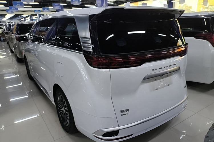 Used Denza D9 2022 DM-i 1040 Prestige Model Exterior 2