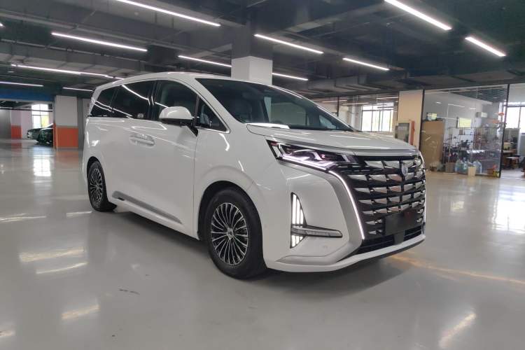 Used Denza D9 2022 DM-i 970 Four-Wheel Drive Flagship Model Exterior 2