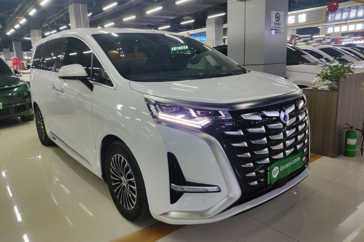 Used Denza D9 2022 DM-i 1040 Prestige Model Exterior 2