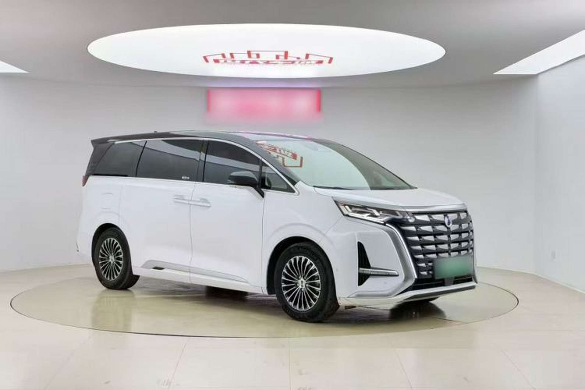 Used Denza D9 2022 DM-i 970 Four-Wheel Drive Flagship Model Exterior 2