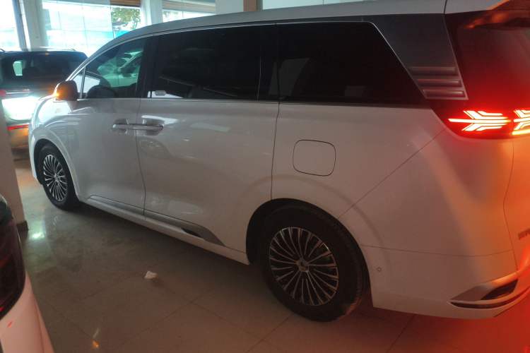 Used Denza D9 2022 DM-i 970 Four-Wheel Drive Flagship Model Exterior 3