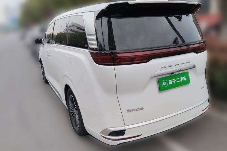 Used Denza D9 2022 DM-i 1040 Prestige Model Exterior 3