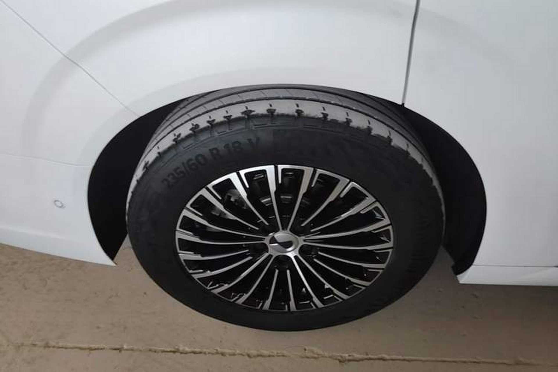 Used Denza D9 2022 DM-i 970 Four-Wheel Drive Flagship Model Exterior 3