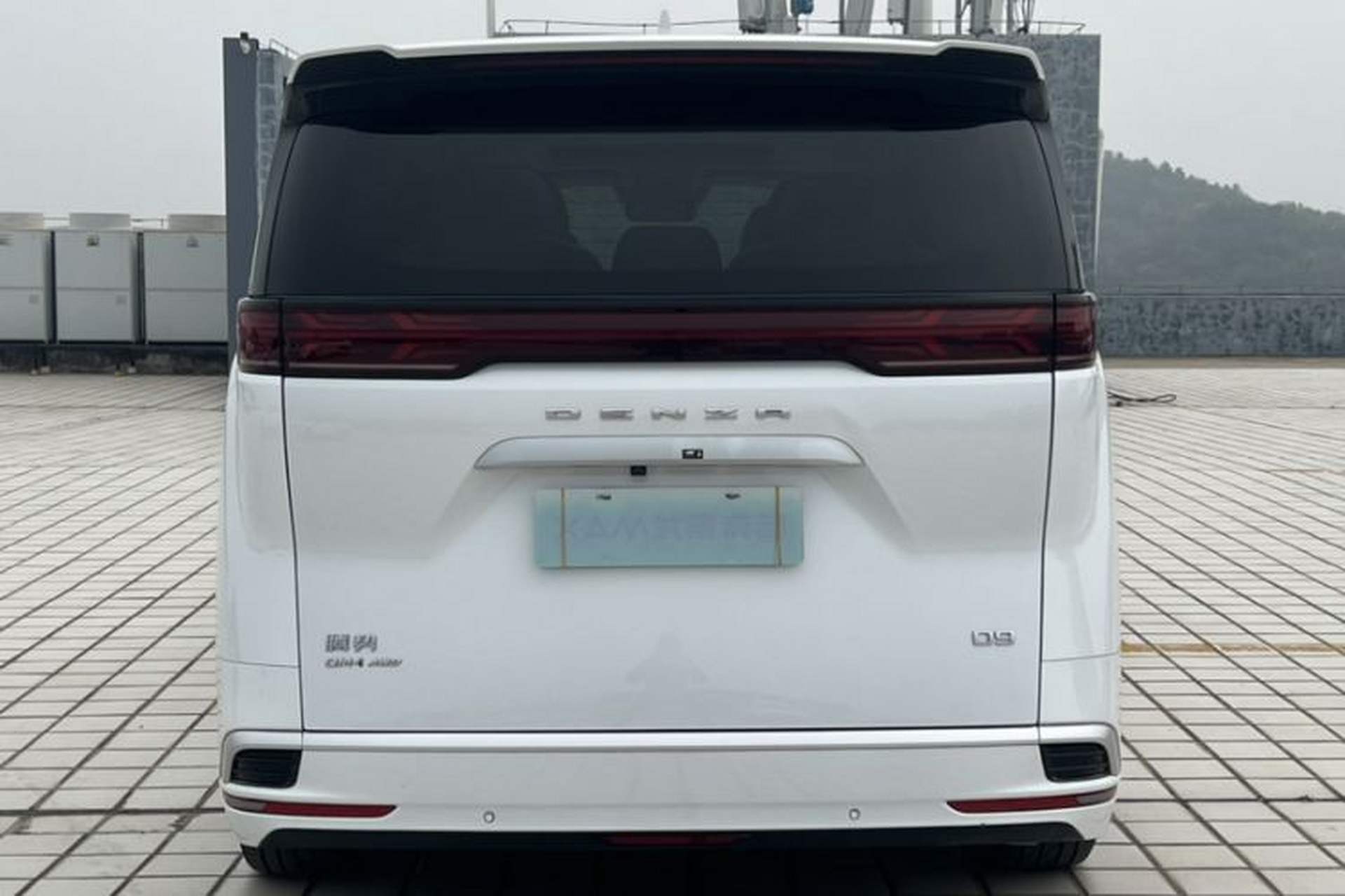 Used Denza D9 2022 DM-i 970 Four-Wheel Drive Flagship Model Exterior 3