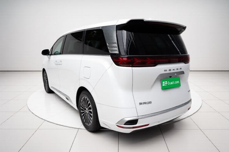 Used Denza D9 2022 DM-i 1040 Prestige Model Exterior 3