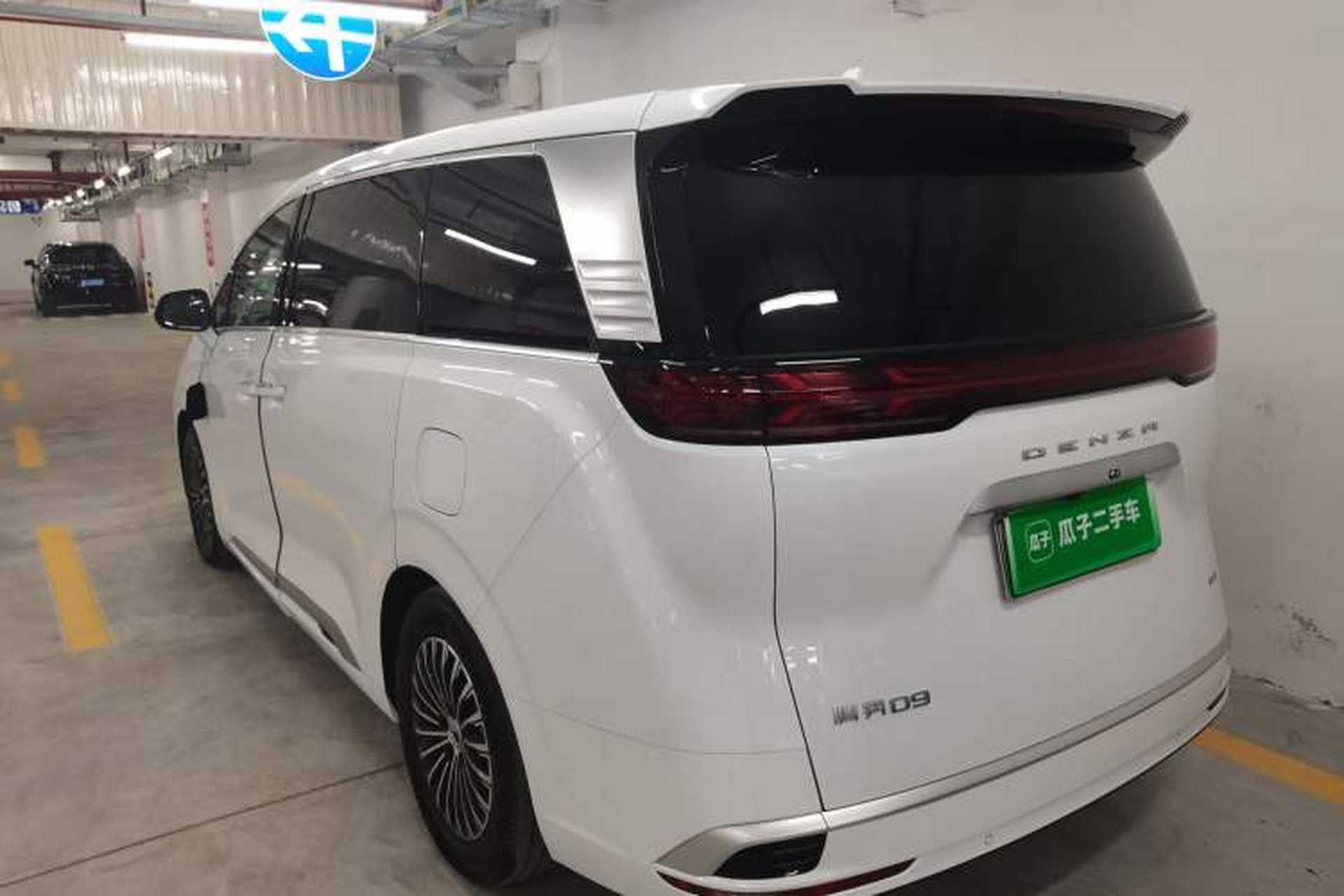 Used Denza D9 2022 DM-i 1040 Prestige Model Exterior 3