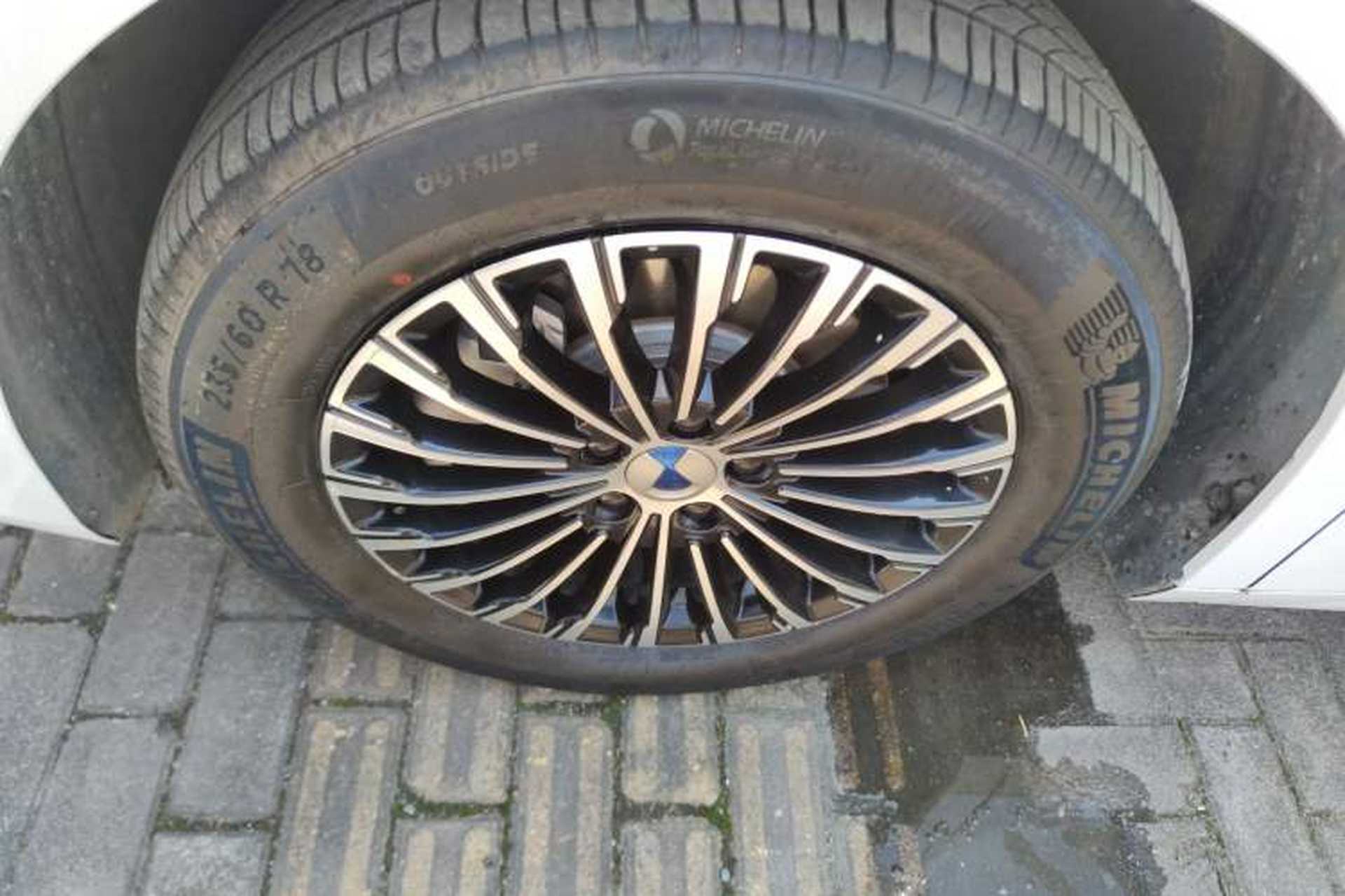 Used Denza D9 2022 DM-i 945 Luxury Model Exterior 4